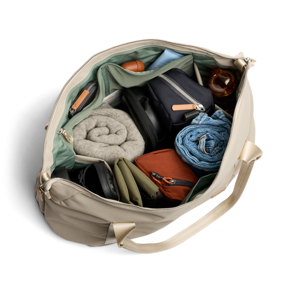 Bellroy Classic Getaway Bag 28L in Tahini