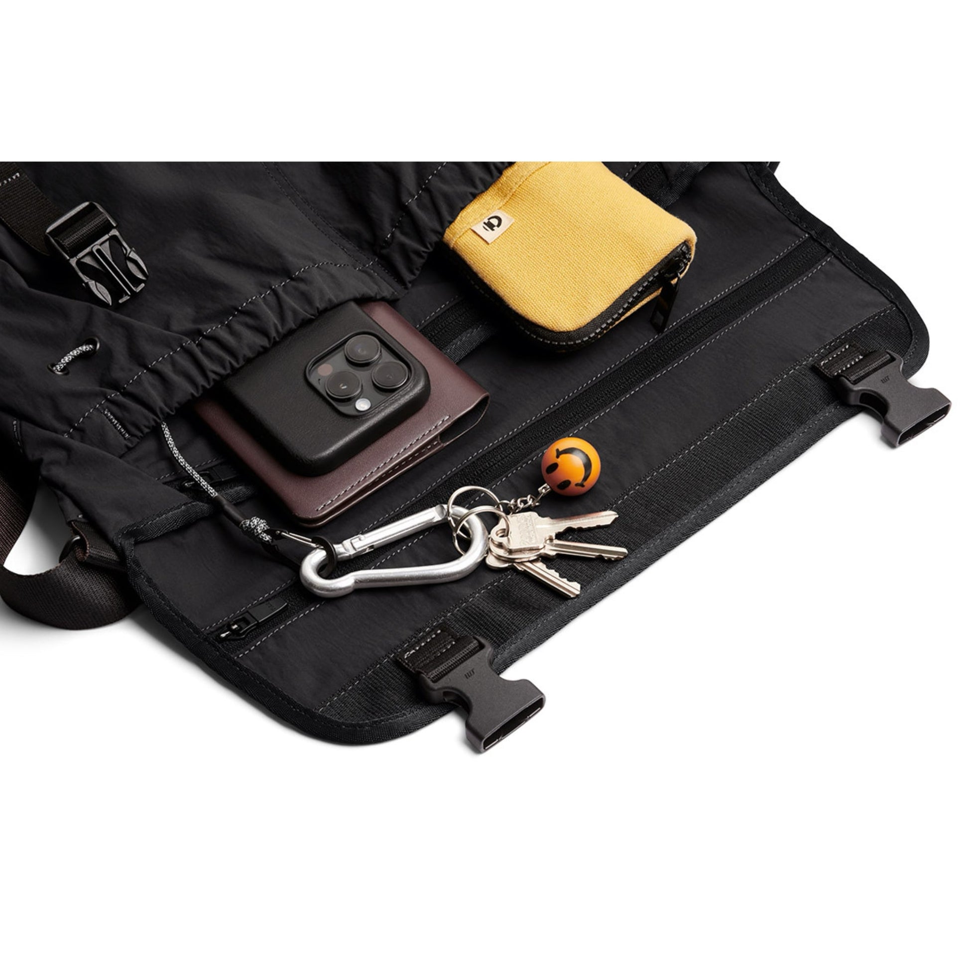 Bellroy Cinch Messenger in Black