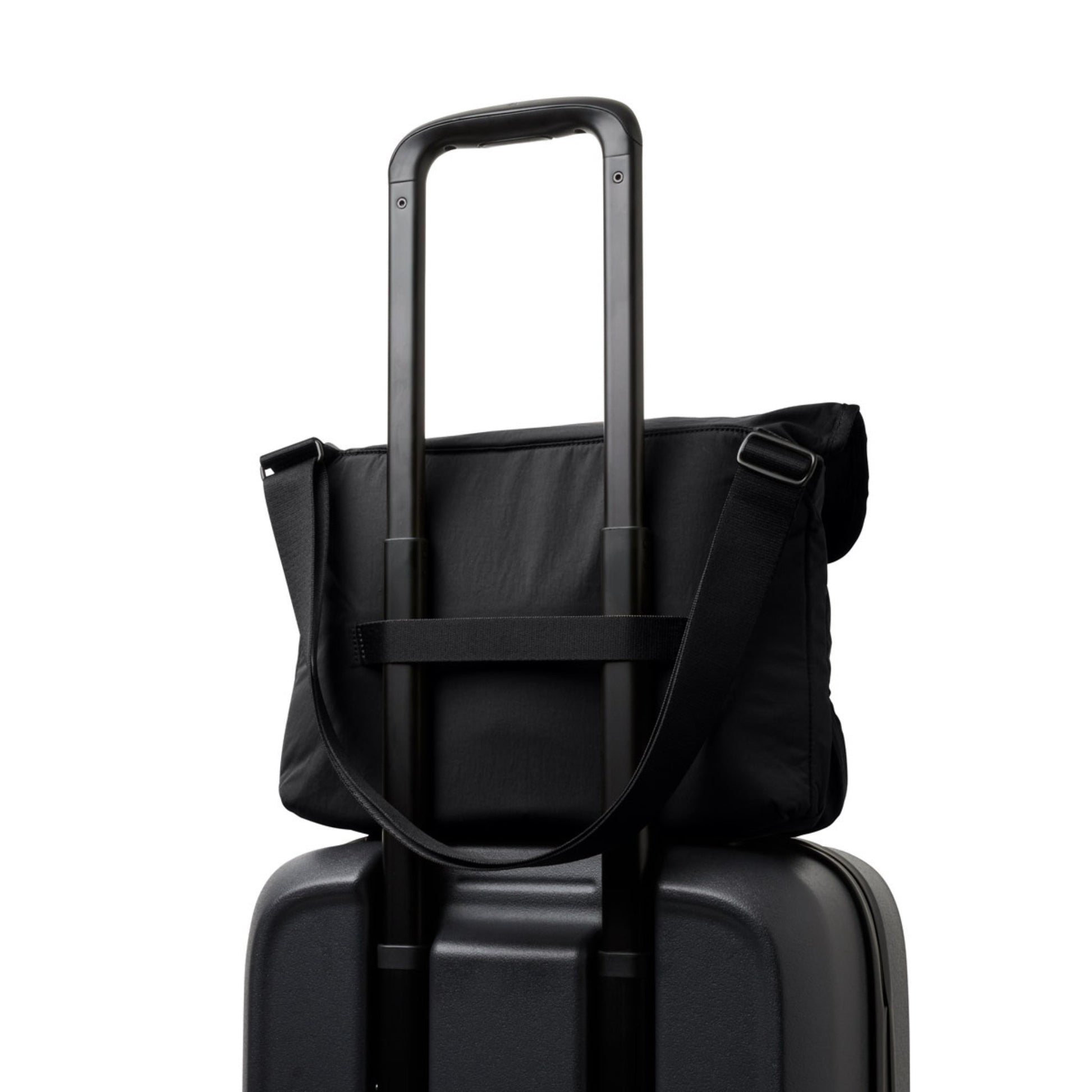 Bellroy Cinch Messenger in Black