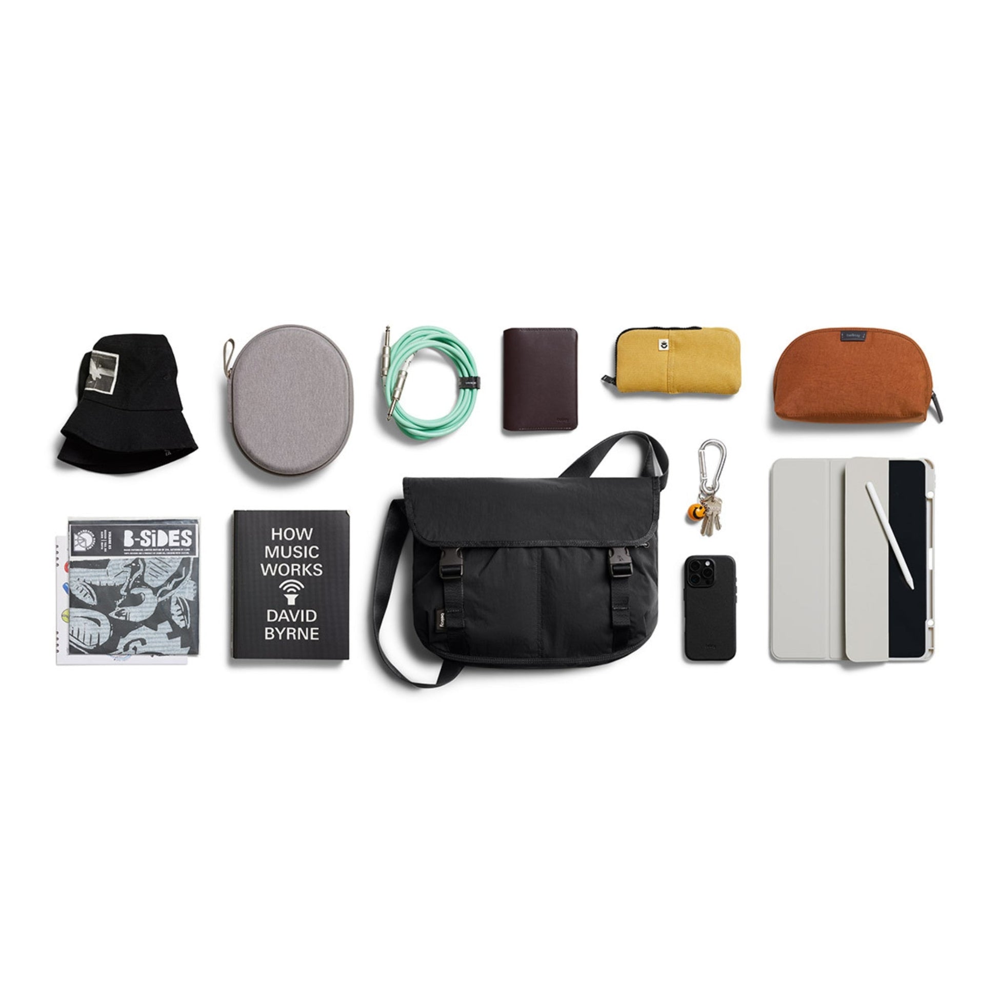 Bellroy Cinch Messenger in Black