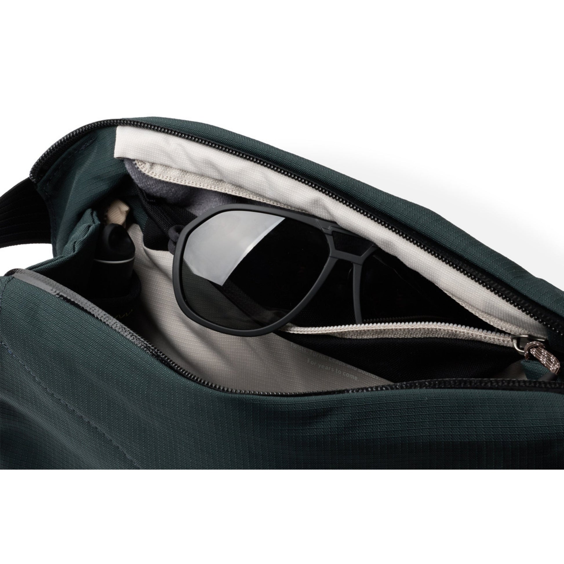 Bellroy Venture Sling 6L in Deep Ocean