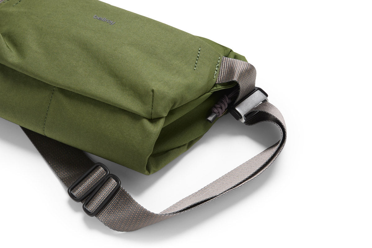 Bellroy Venture Sling 6L in Ranger Green