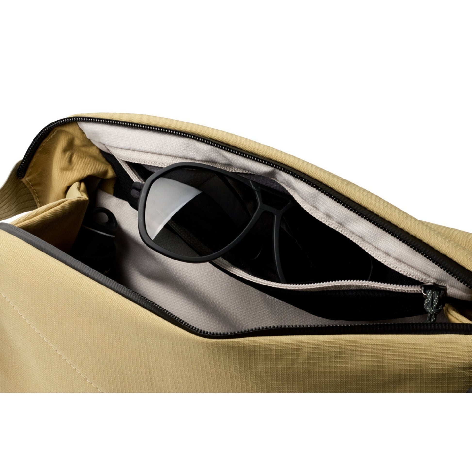 Bellroy Venture Sling 9L in Safari