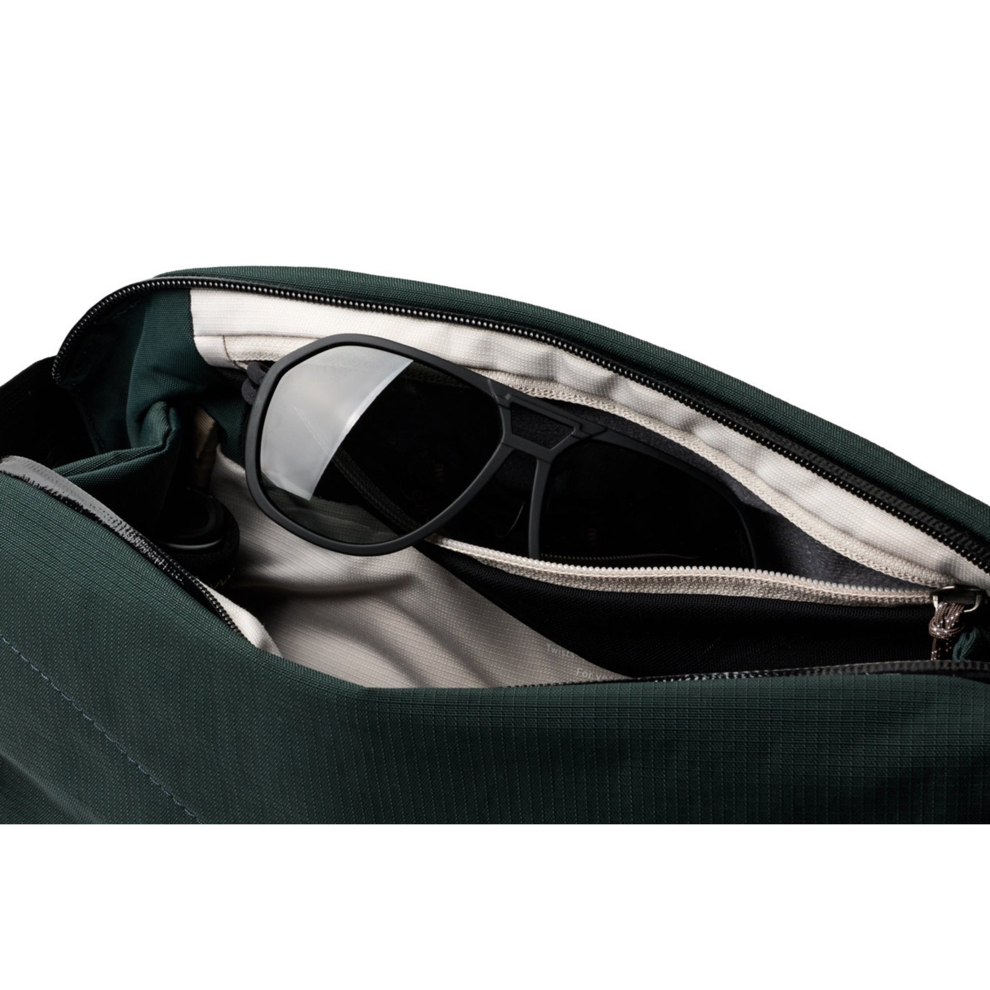 Bellroy Venture Sling 9L in Deep Ocean