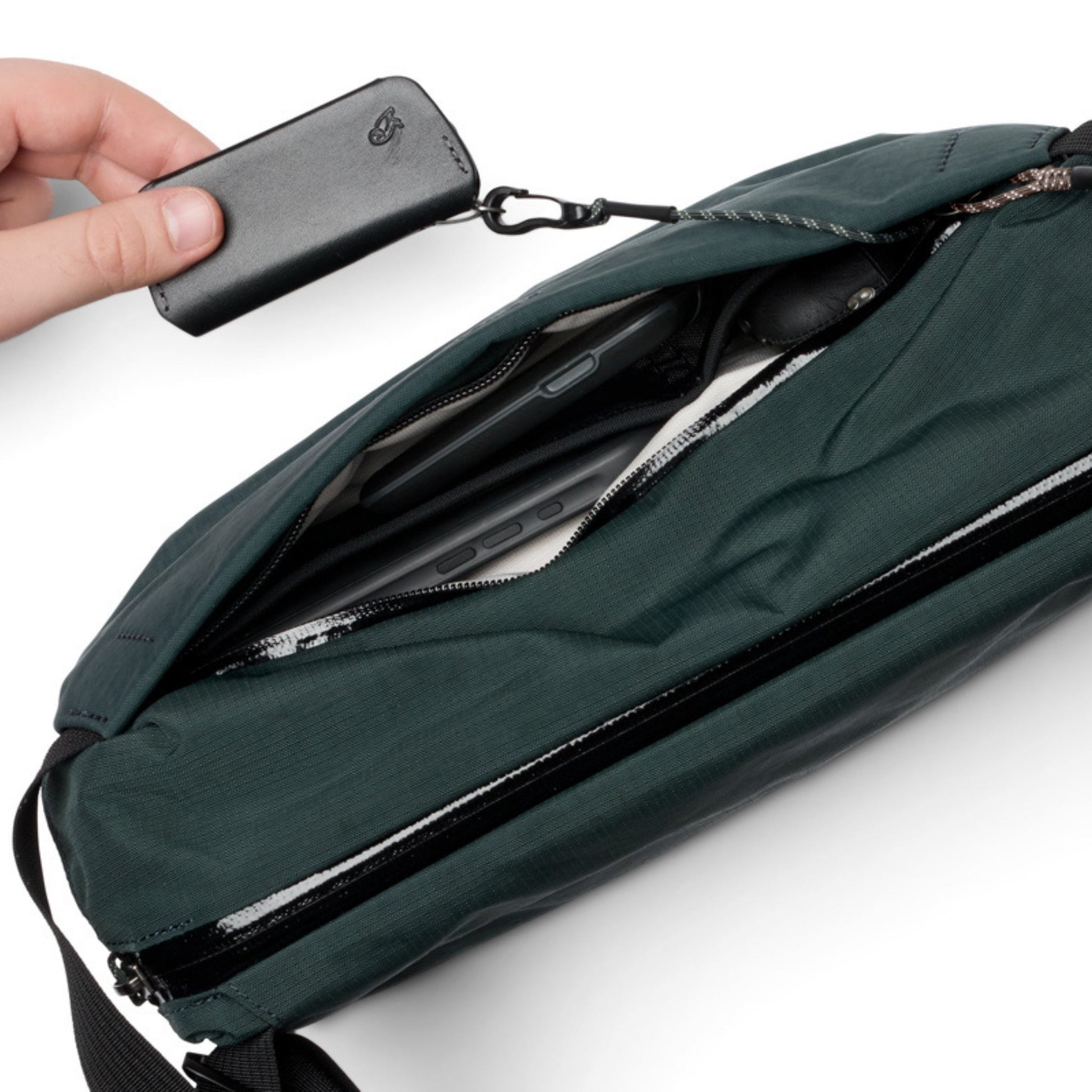 Bellroy Venture Sling 9L in Deep Ocean