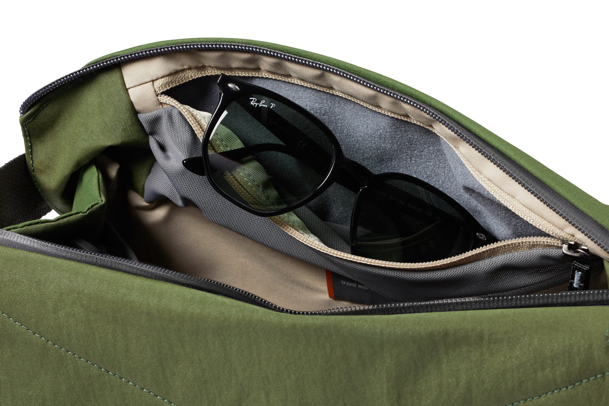 Bellroy Venture Sling 9L in Ranger Green