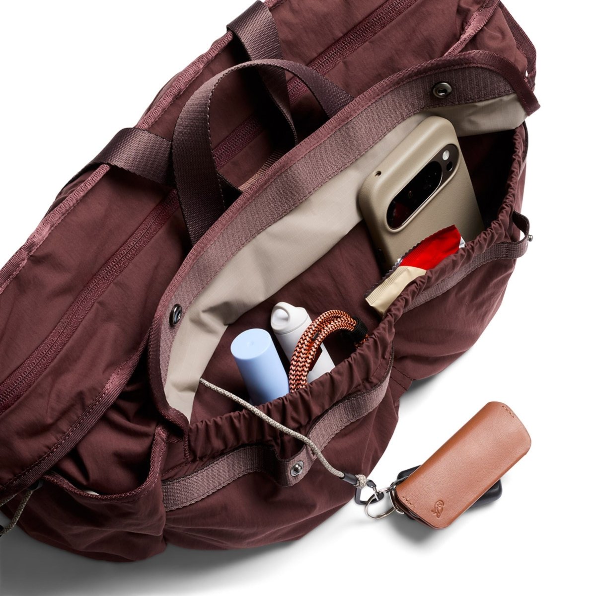 Bellroy Cinch Carryall in Burgundy - Getoutside Shoes