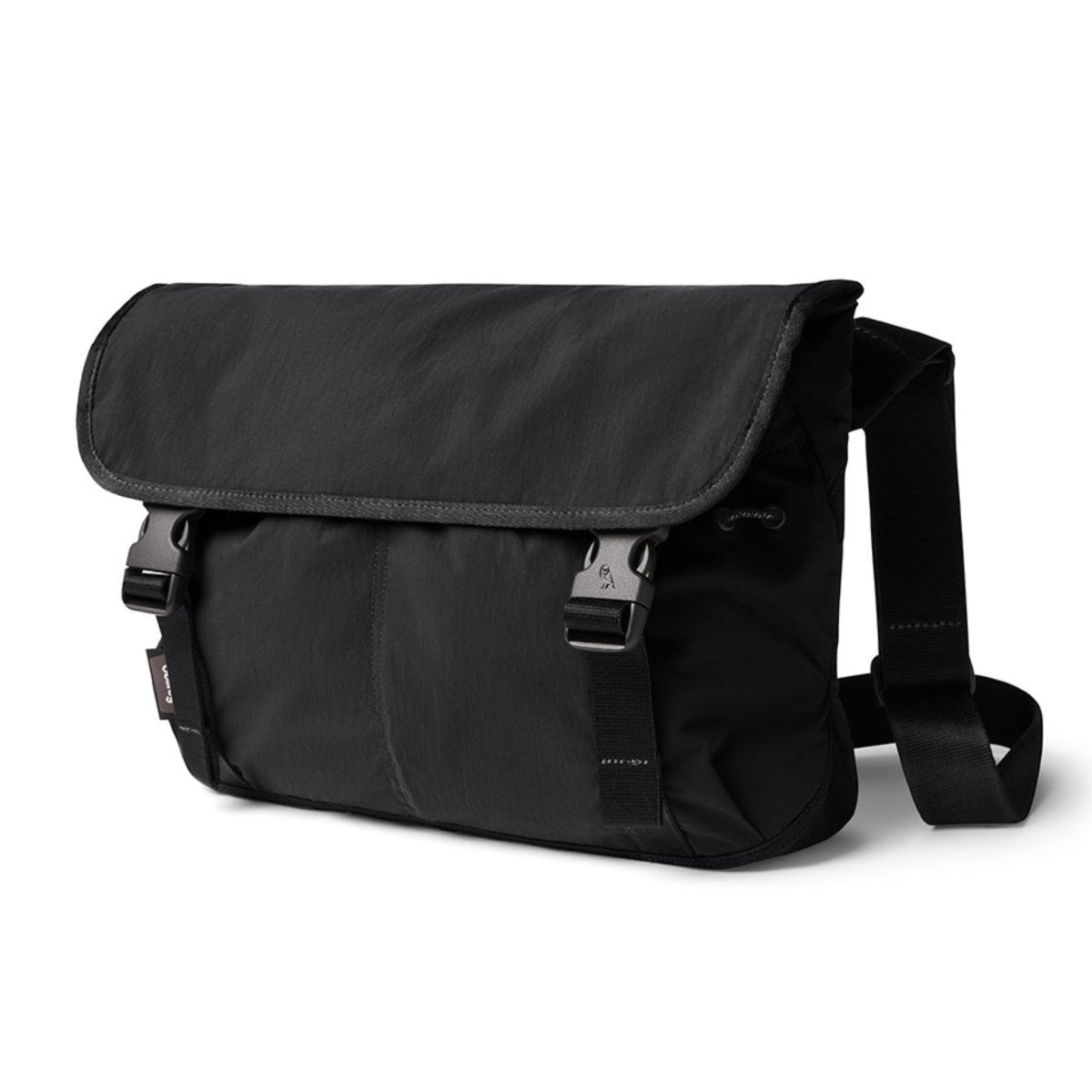 Bellroy Cinch Messenger in Black - Getoutside Shoes