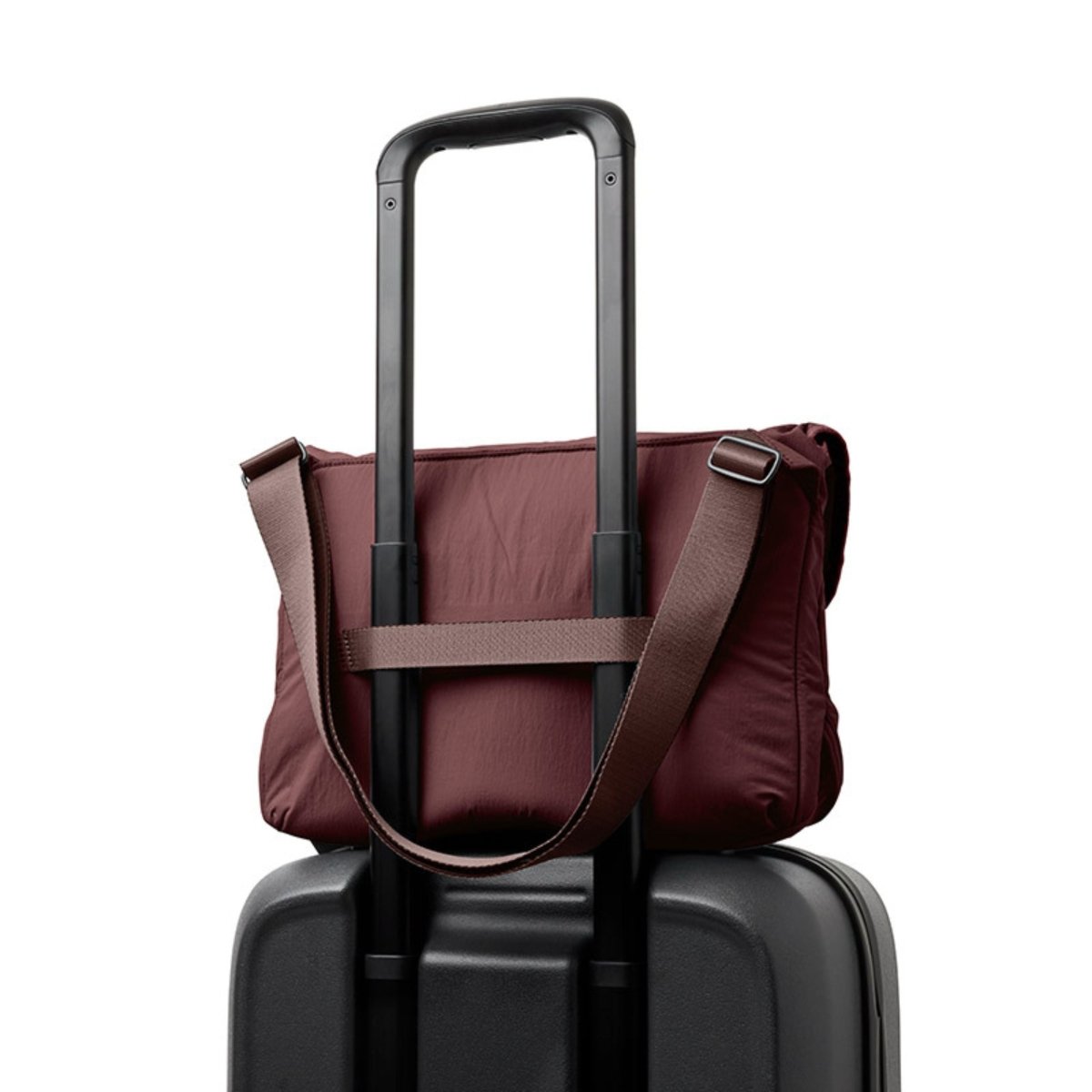 Bellroy Cinch Messenger in Burgundy - Getoutside Shoes