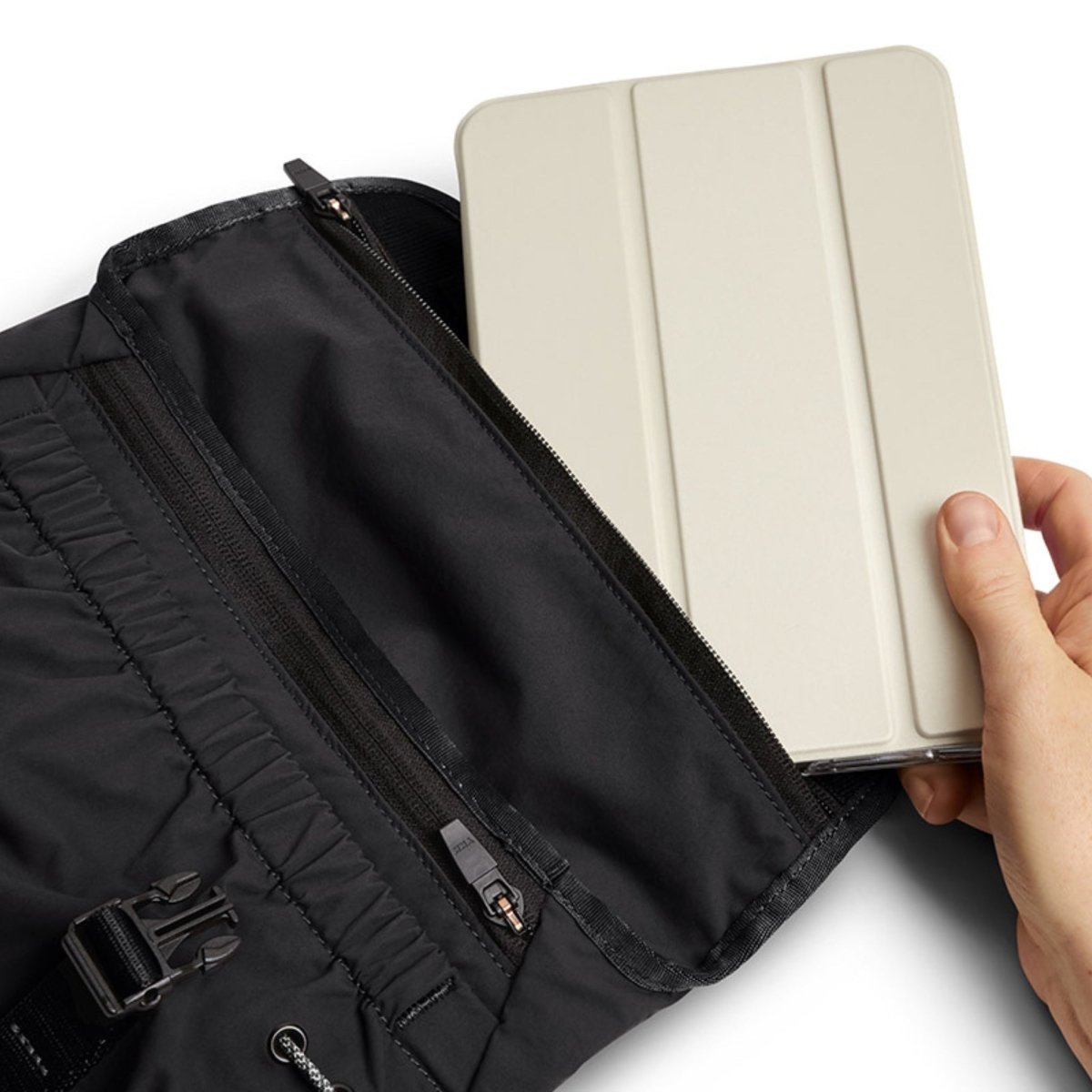 Bellroy Cinch Mini Messenger in Black - Getoutside Shoes
