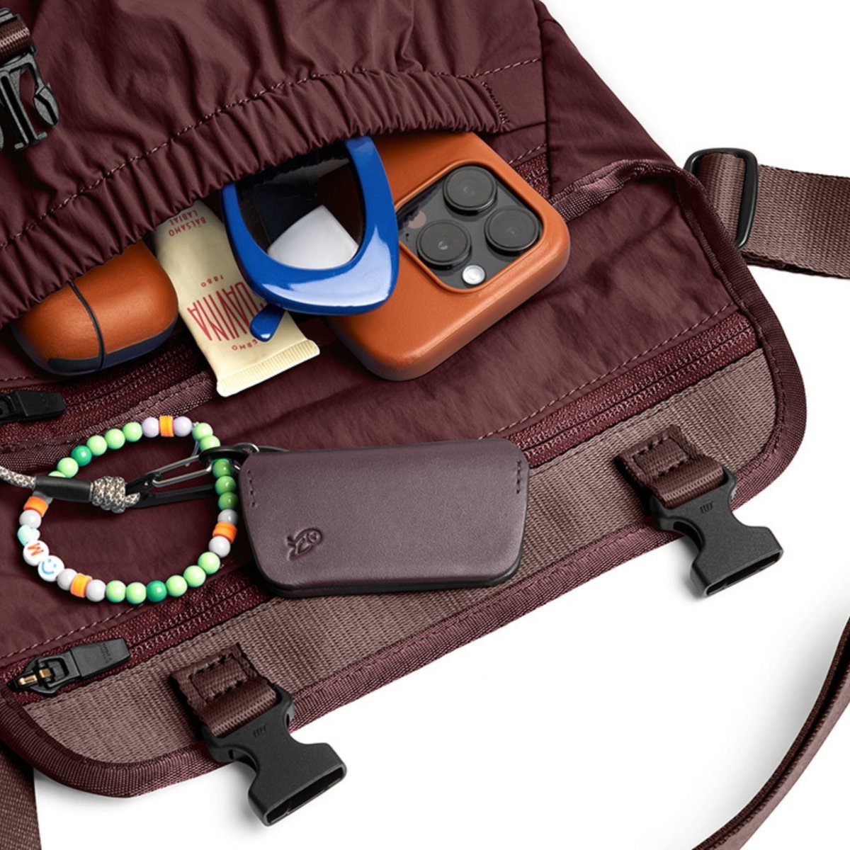 Bellroy Cinch Mini Messenger in Burgundy - Getoutside Shoes