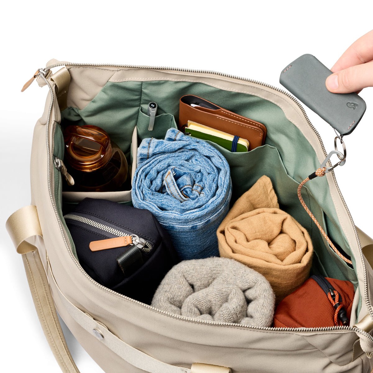 Bellroy Classic Getaway Bag 28L in Tahini - Getoutside Shoes
