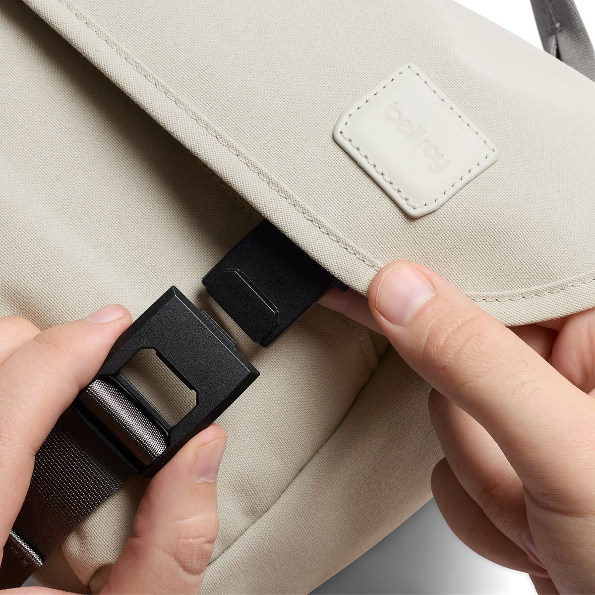 Bellroy Classic Messenger 6L in Steel - Getoutside Shoes
