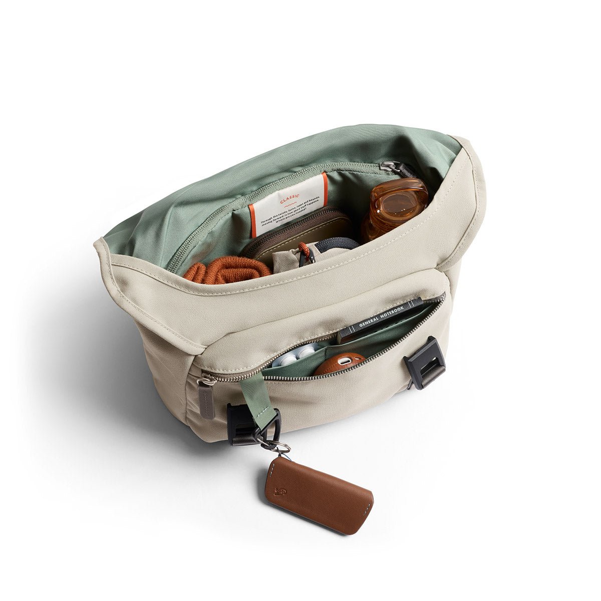 Bellroy Classic Messenger 6L in Steel - Getoutside Shoes