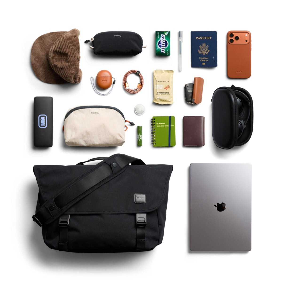 Bellroy Classic Messenger in Black - Getoutside Shoes