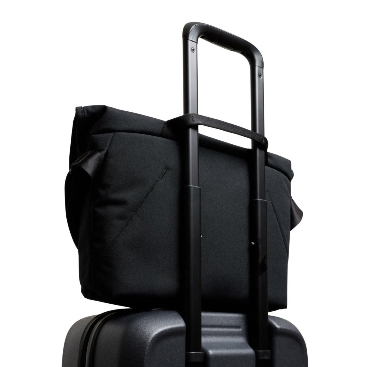 Bellroy Classic Messenger in Black - Getoutside Shoes