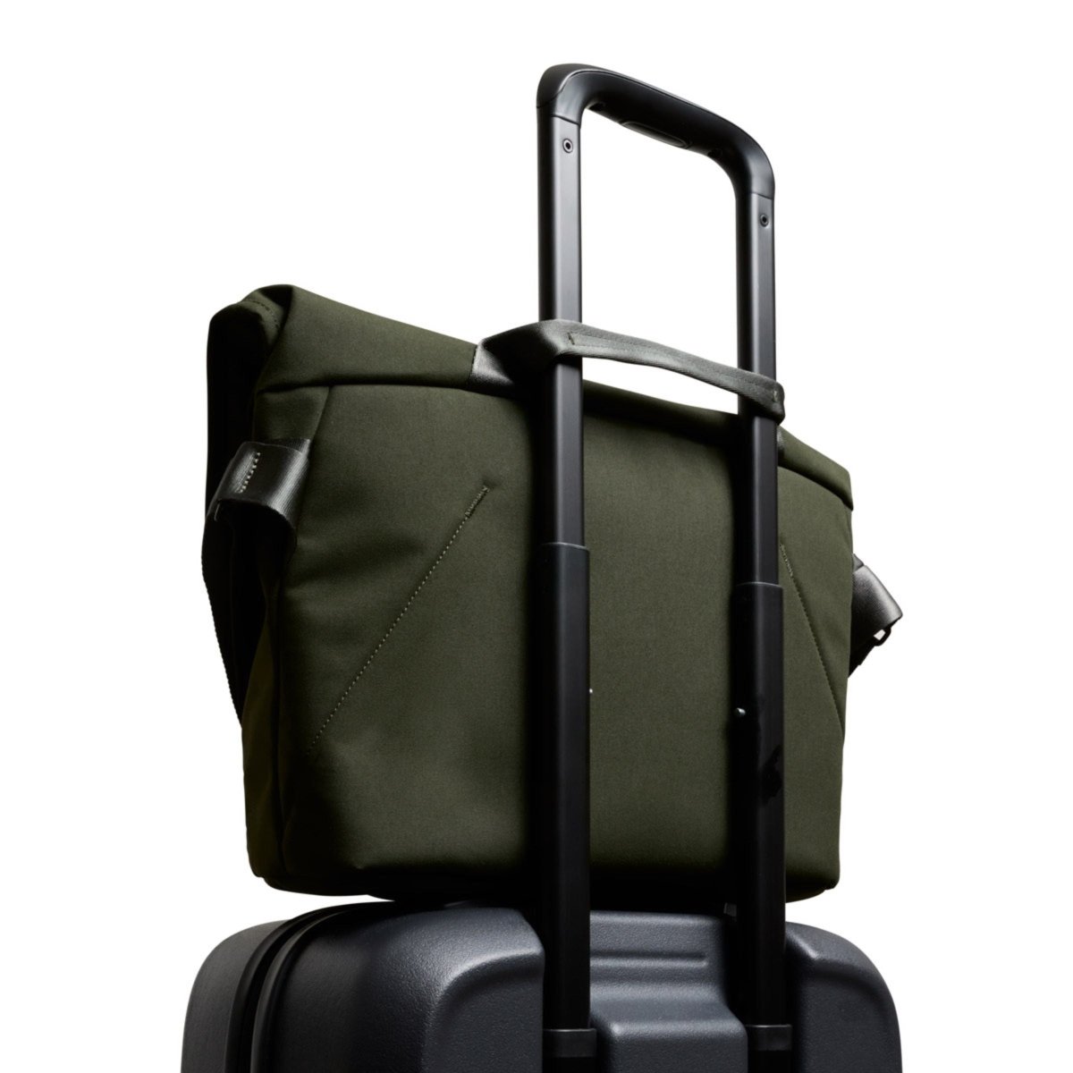 Bellroy Classic Messenger in Olive - Getoutside Shoes
