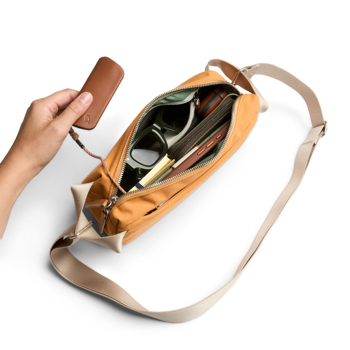 Bellroy Classic Sling 3L in Butterscotch - Getoutside Shoes
