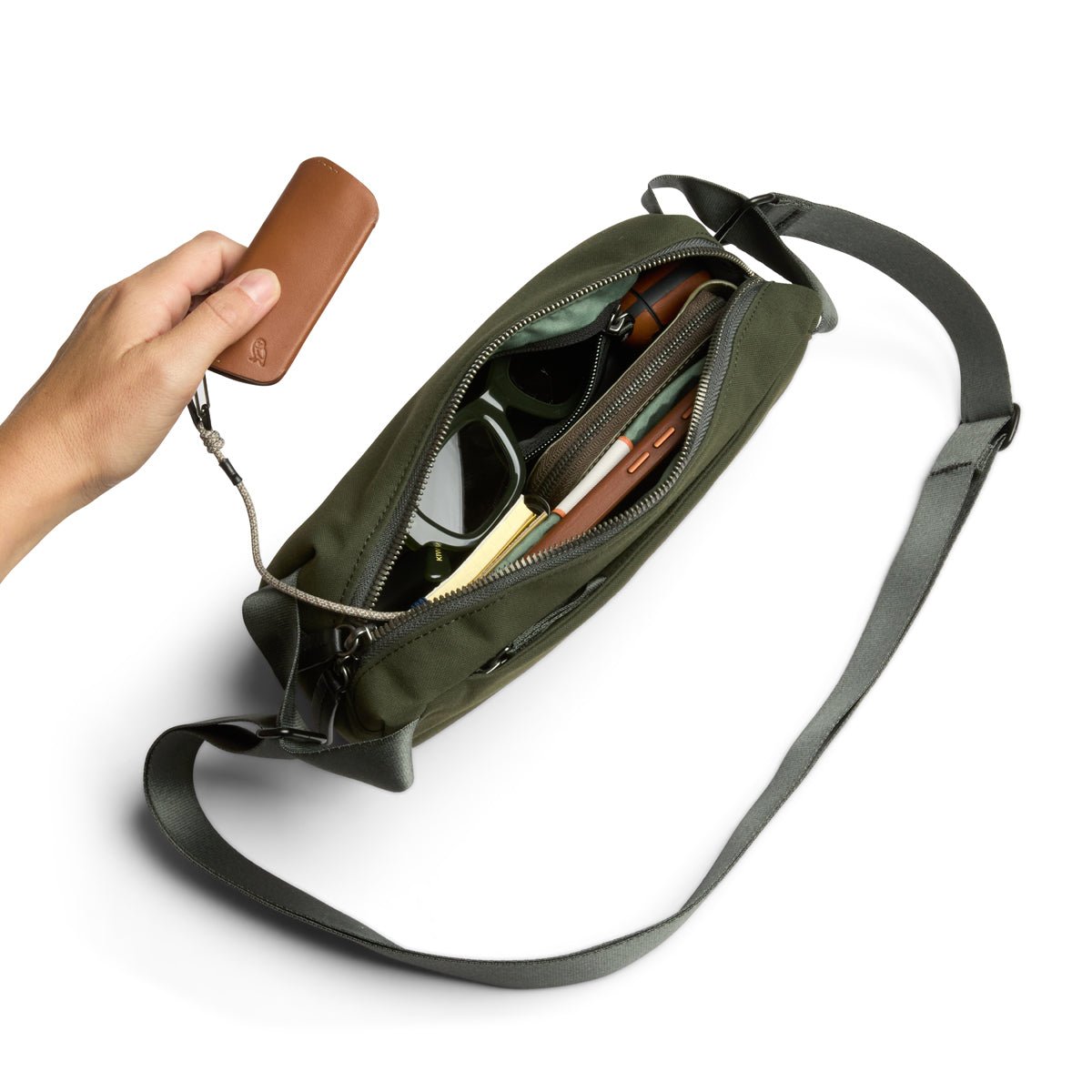 Bellroy Classic Sling 3L in Olive - Getoutside Shoes