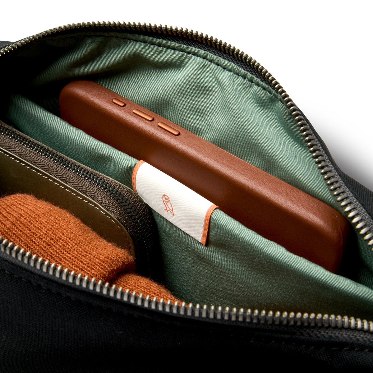 Bellroy Classic Sling 5L in Black - Getoutside Shoes