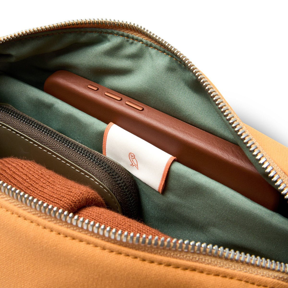 Bellroy Classic Sling 5L in Butterscotch - Getoutside Shoes