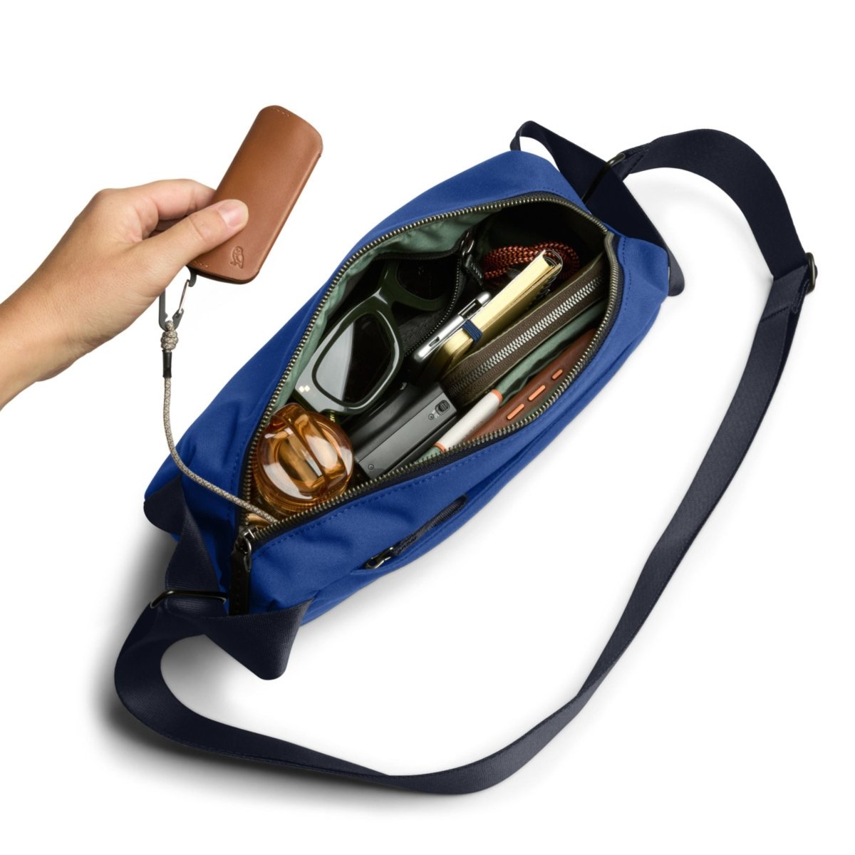Bellroy Classic Sling 5L in Indigo - Getoutside Shoes