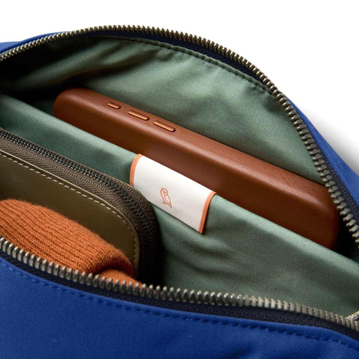 Bellroy Classic Sling 5L in Indigo - Getoutside Shoes