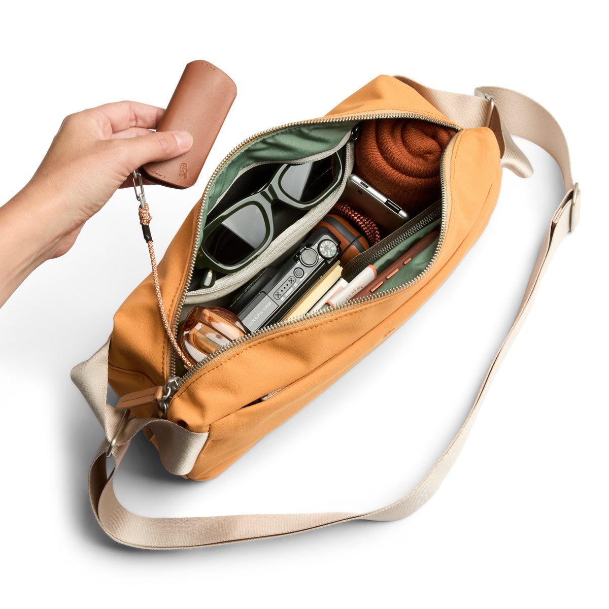 Bellroy Classic Sling 7L in Butterscotch - Getoutside Shoes