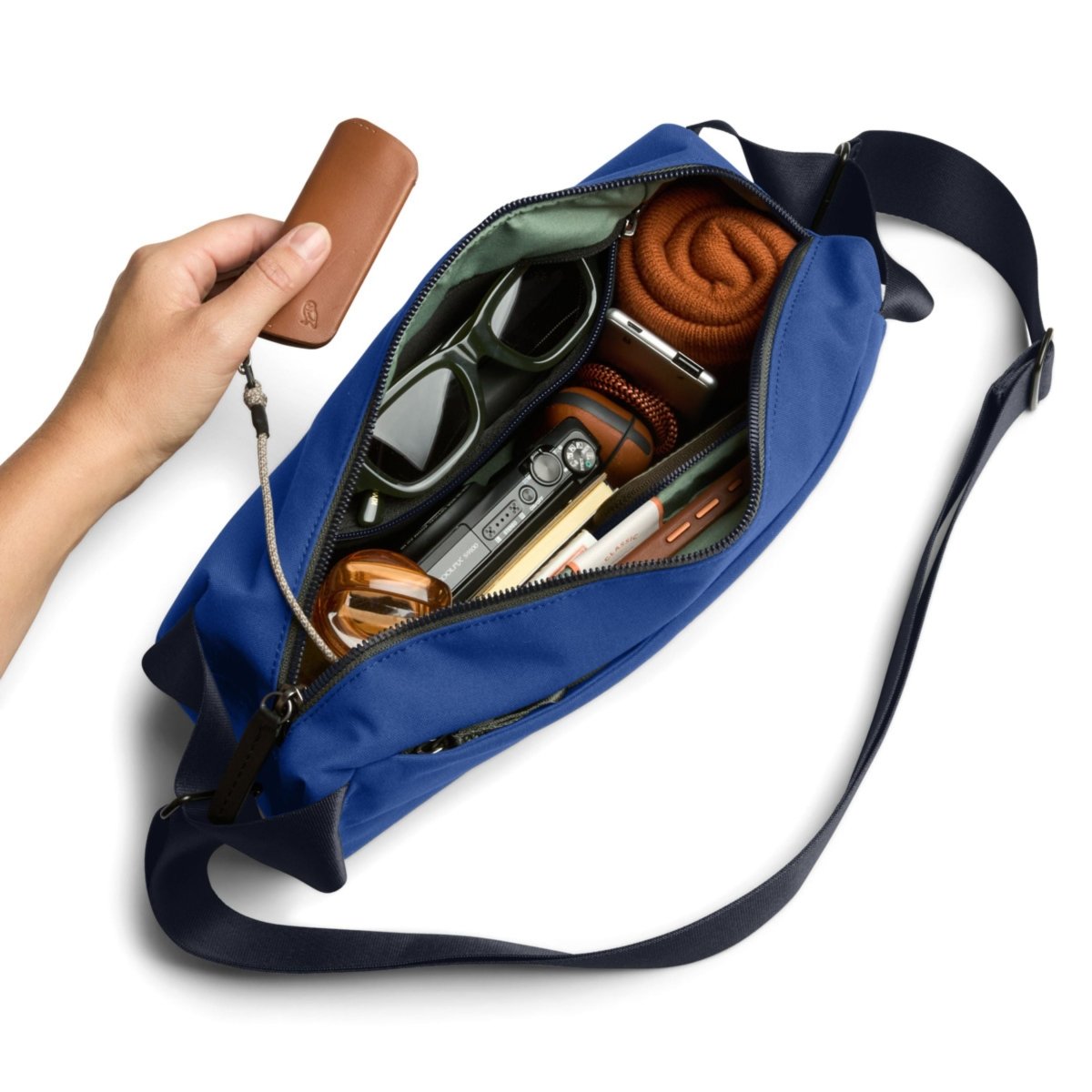 Bellroy Classic Sling 7L in Indigo - Getoutside Shoes