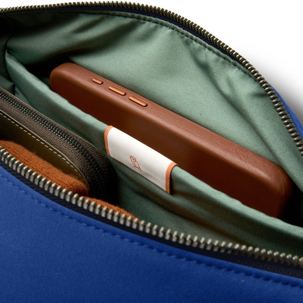 Bellroy Classic Sling 7L in Indigo - Getoutside Shoes