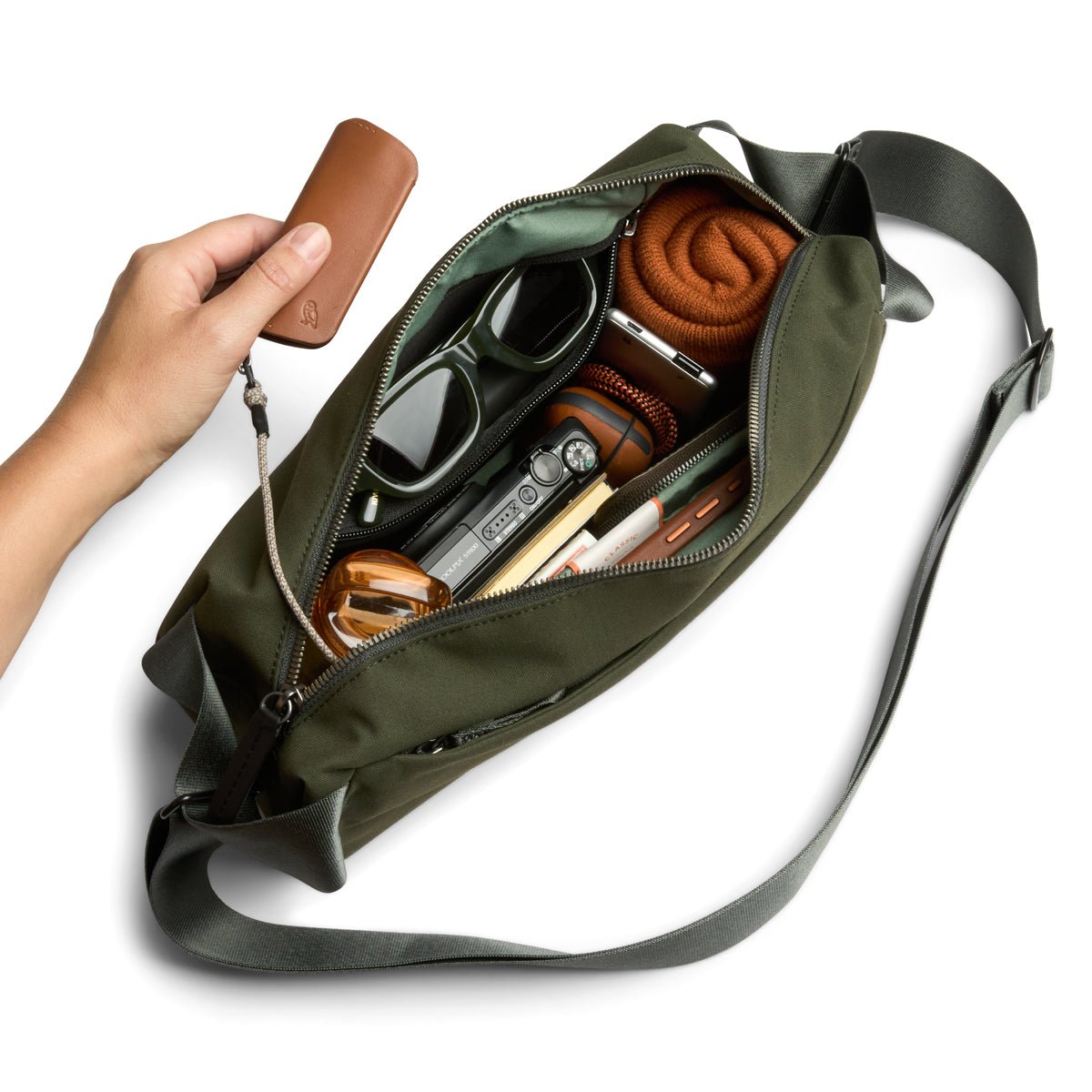 Bellroy Classic Sling 7L in Olive - Getoutside Shoes