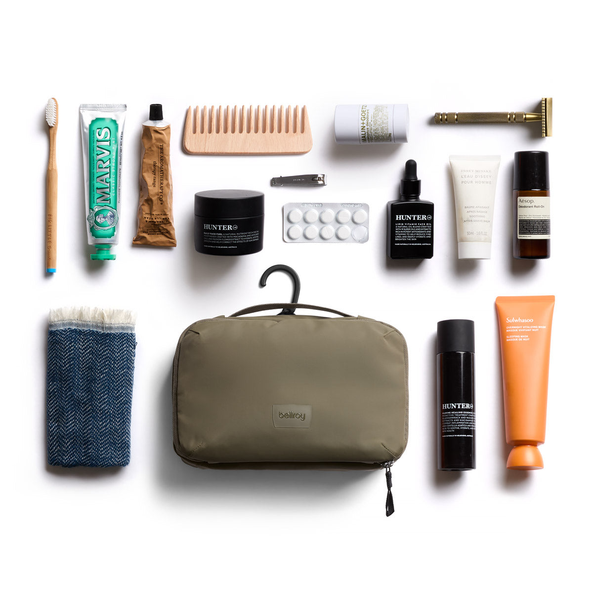 Bellroy Hanging Toiletry Kit in Sea Kelp