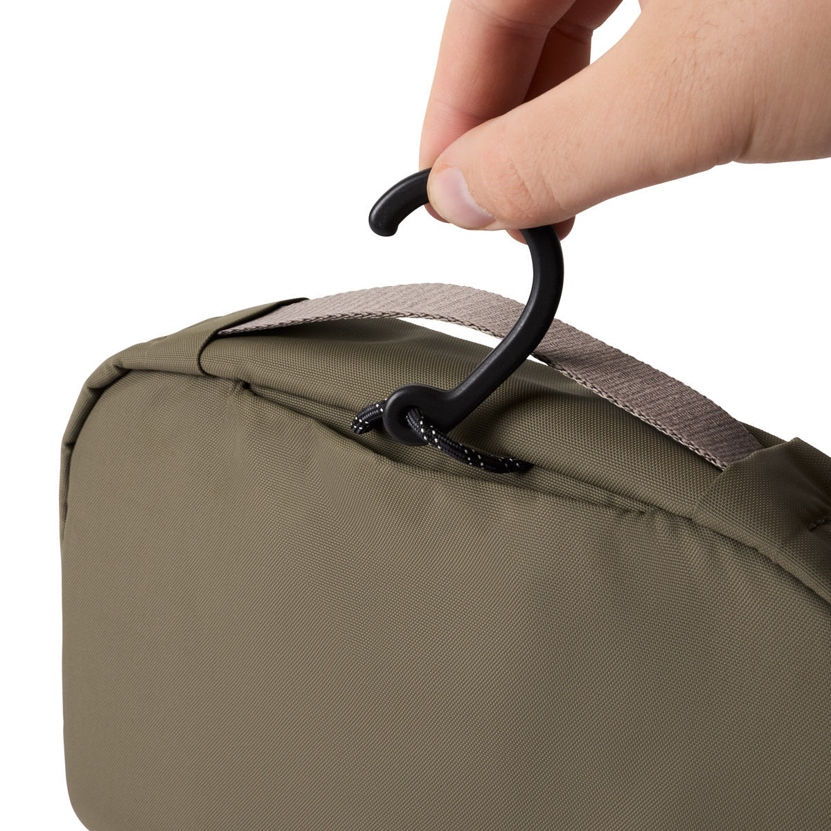Bellroy Hanging Toiletry Kit in Sea Kelp - Getoutside Shoes