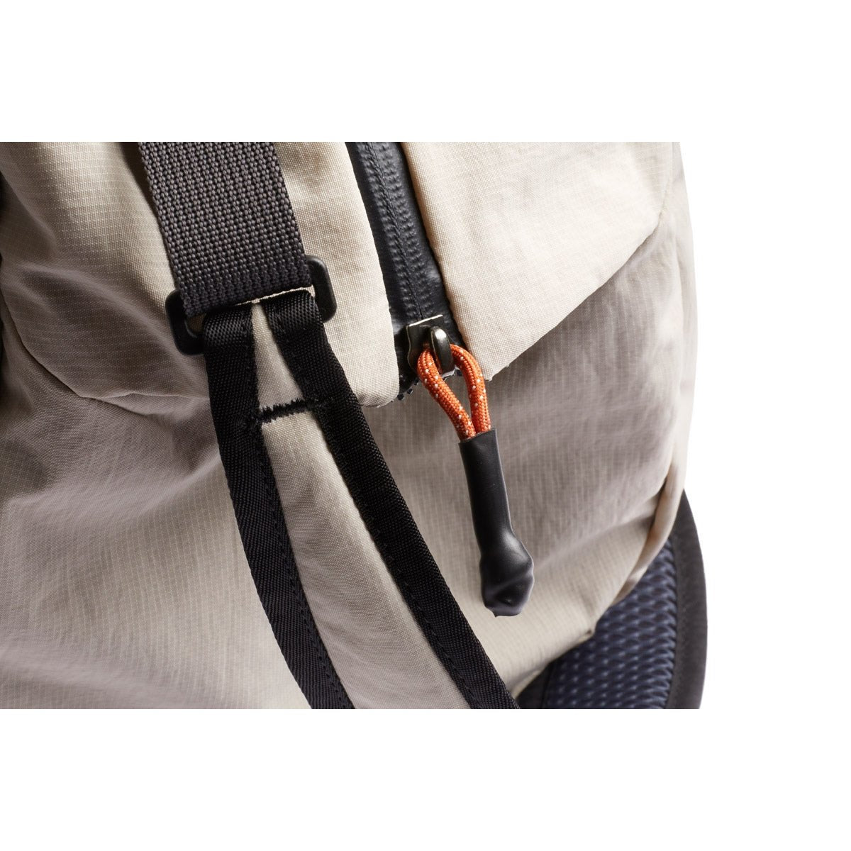 Bellroy Lite Duffel 30L in Ash - Getoutside Shoes