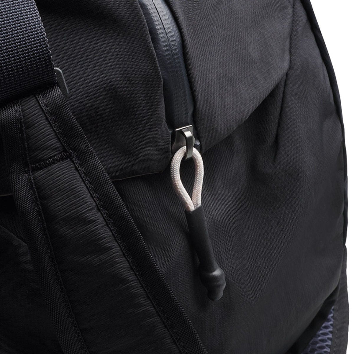 Bellroy Lite Duffel 40L in Black - Getoutside Shoes