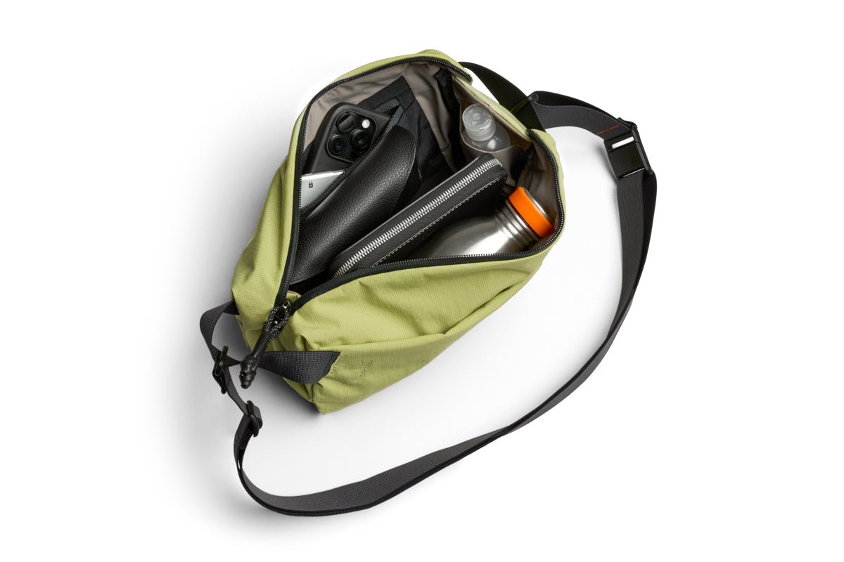 Bellroy Lite Sling in Kiwi - Getoutside Shoes