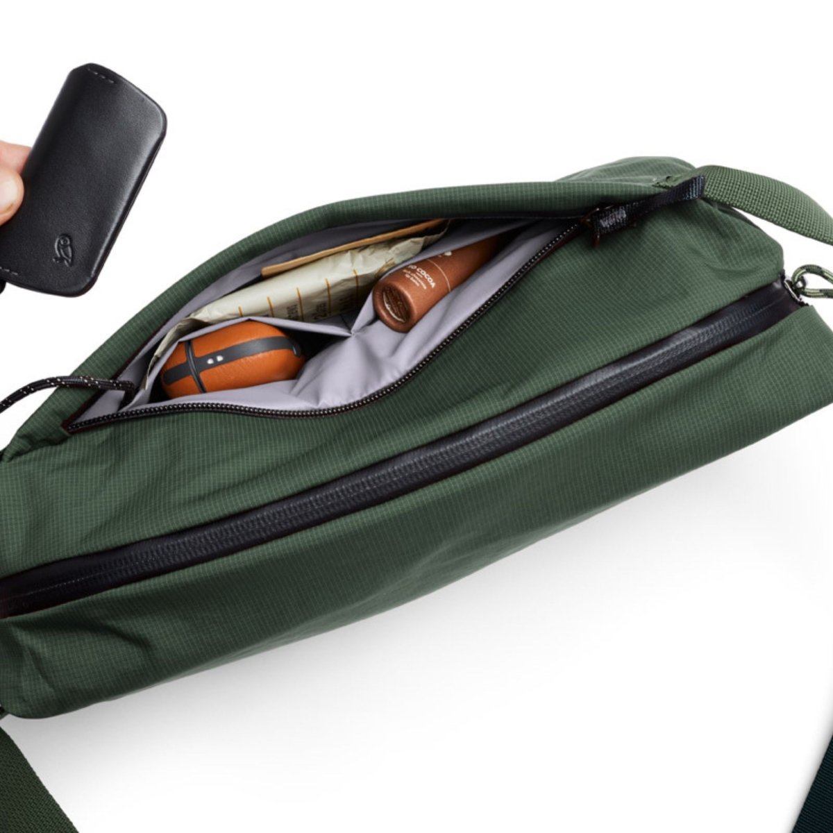 Bellroy Lite Sling in Spruce - Getoutside Shoes