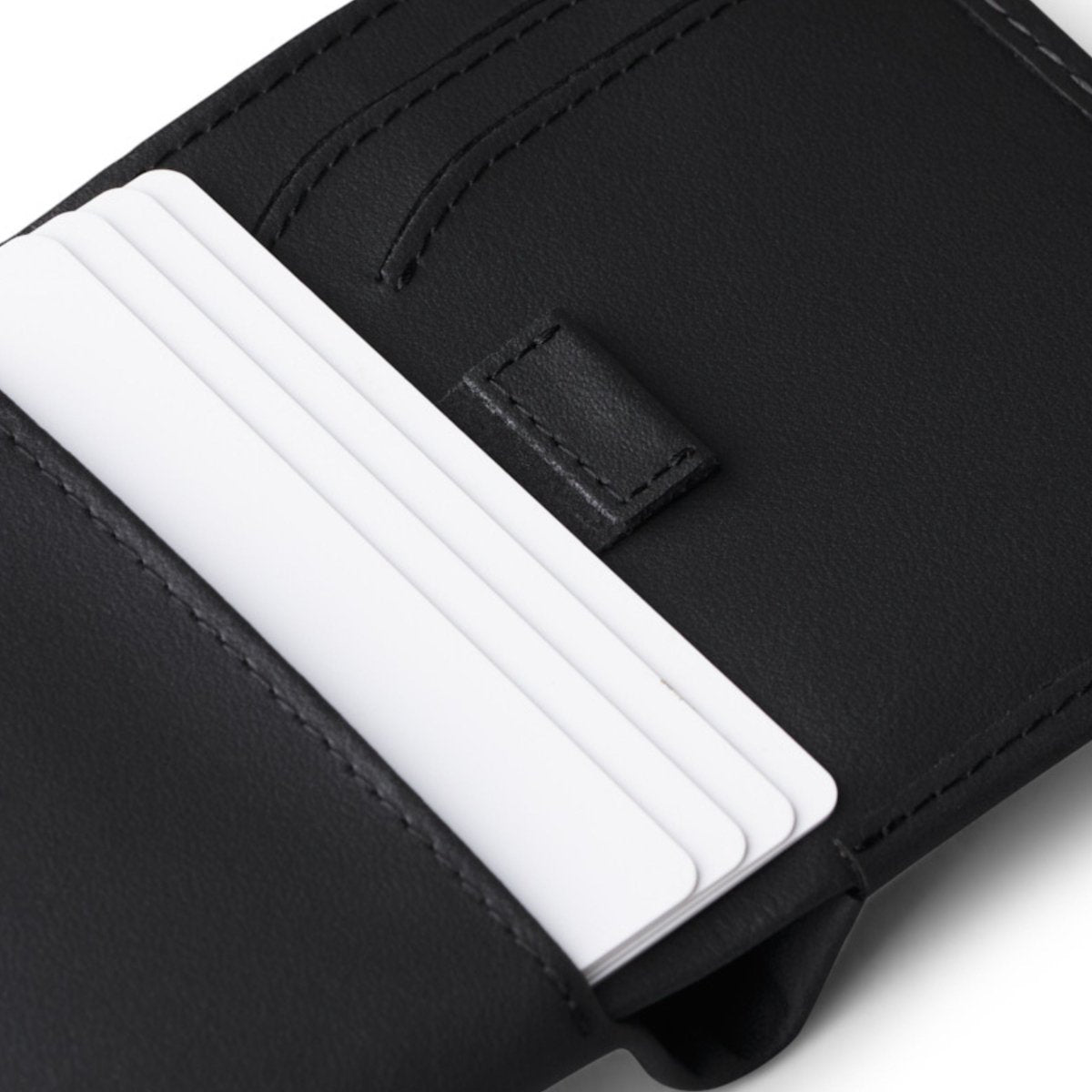 Bellroy Note Sleeve in INNOVERA™ Black - Getoutside Shoes