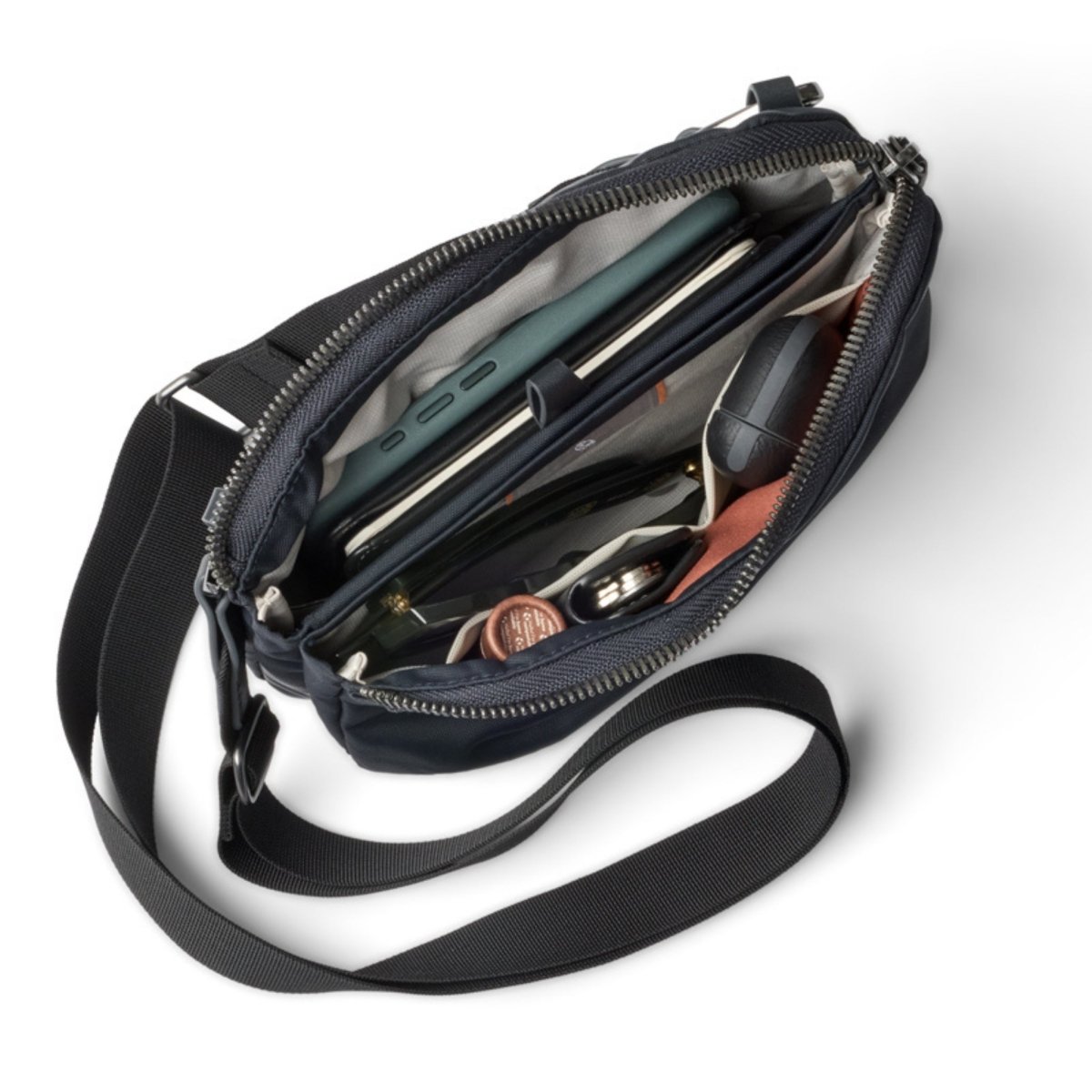 Bellroy Tokyo Side Bag in Navy - Getoutside Shoes