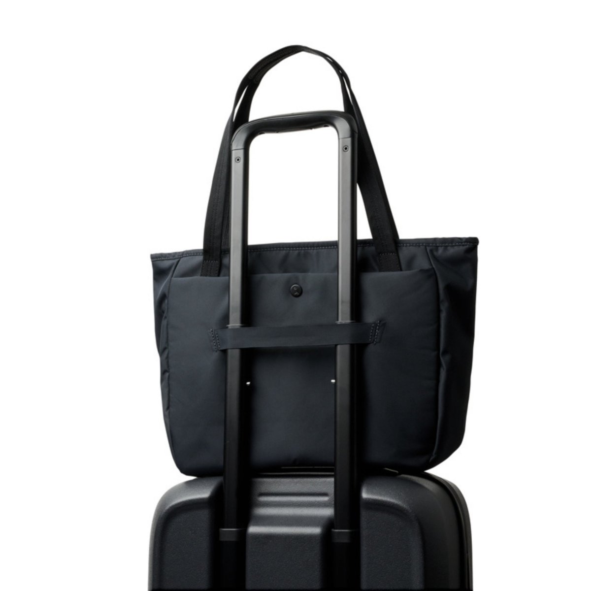 Bellroy Tokyo Wonder Tote 12L in Navy - Getoutside Shoes