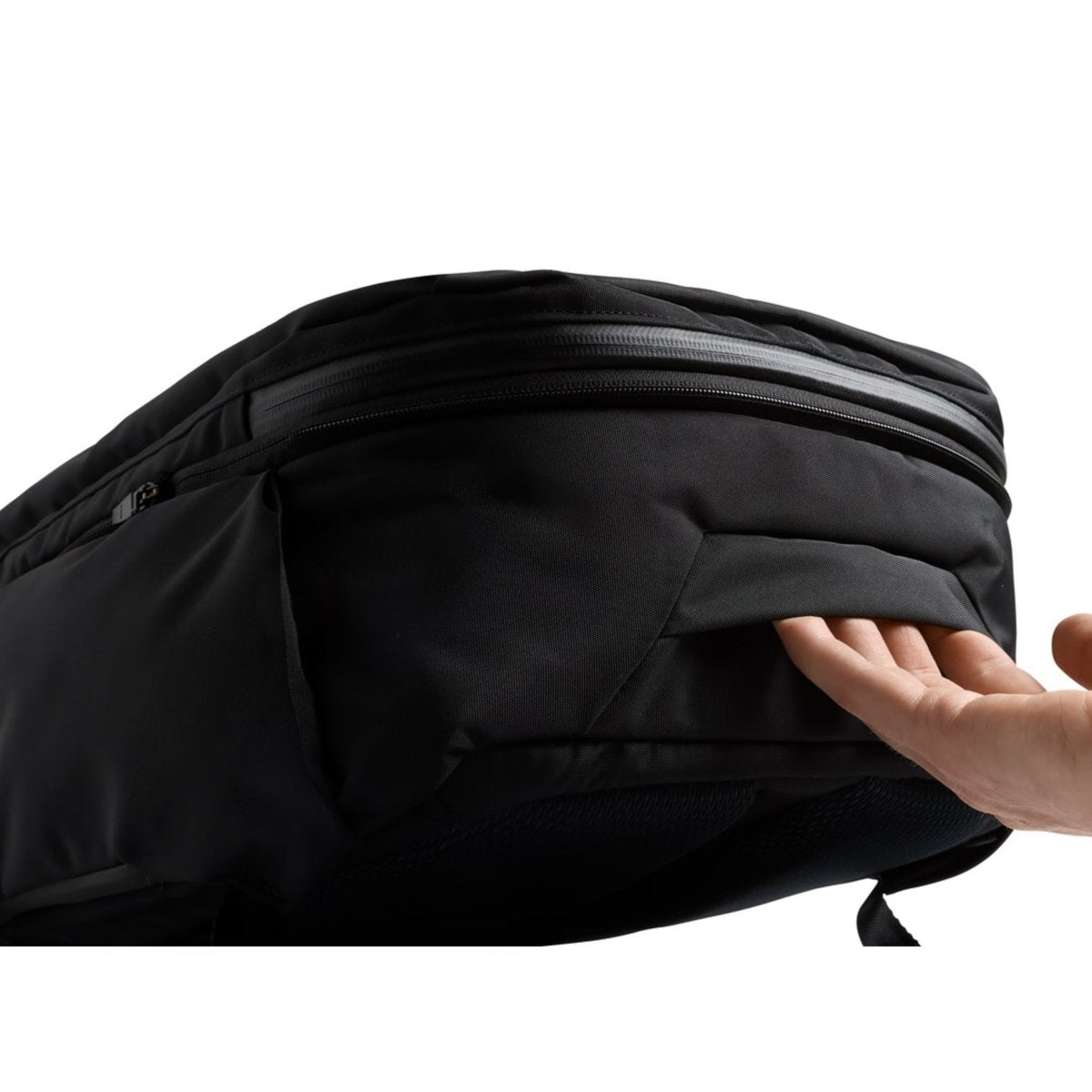 Bellroy Transit Travel Pack Pro in Black - Getoutside Shoes