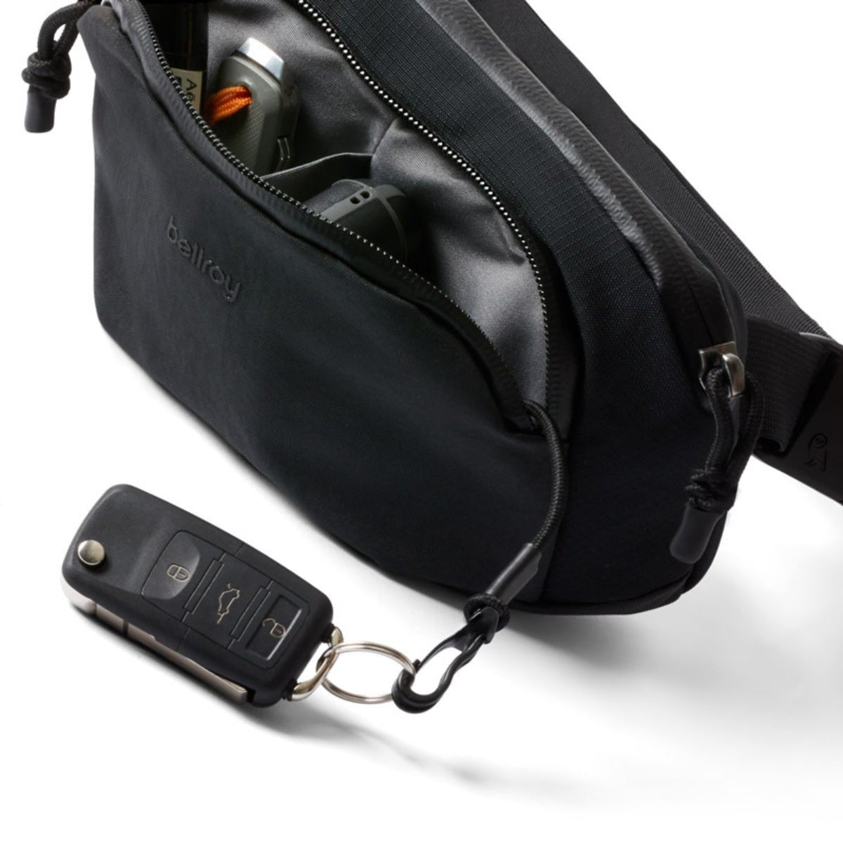 Bellroy Venture Hip Pack 1.5L in Black - Getoutside Shoes