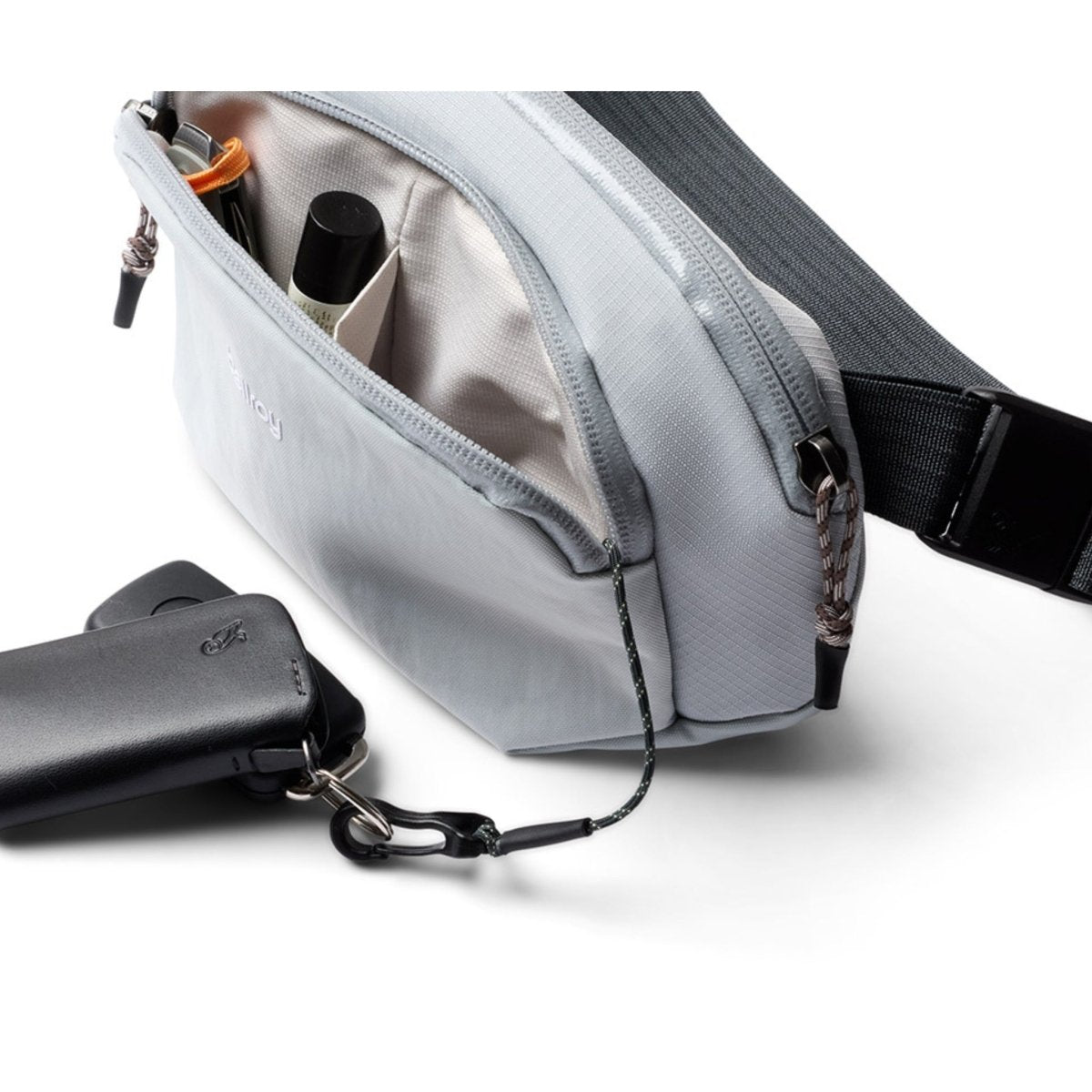 Bellroy Venture Hip Pack 1.5L in Fog - Getoutside Shoes