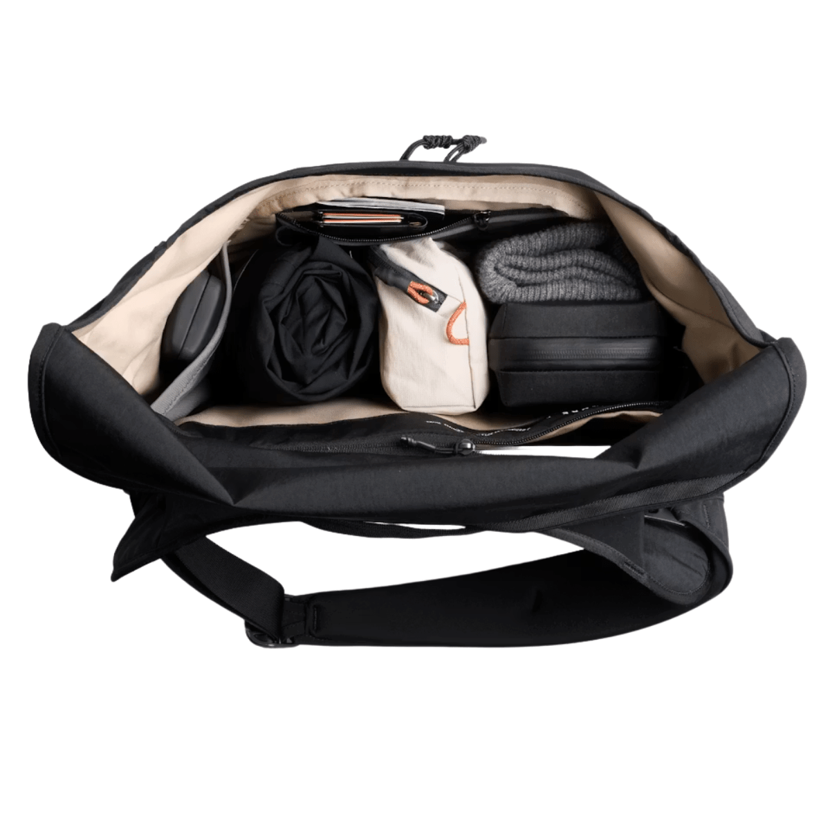 Bellroy Venture Messenger 16” in Black - Getoutside Shoes