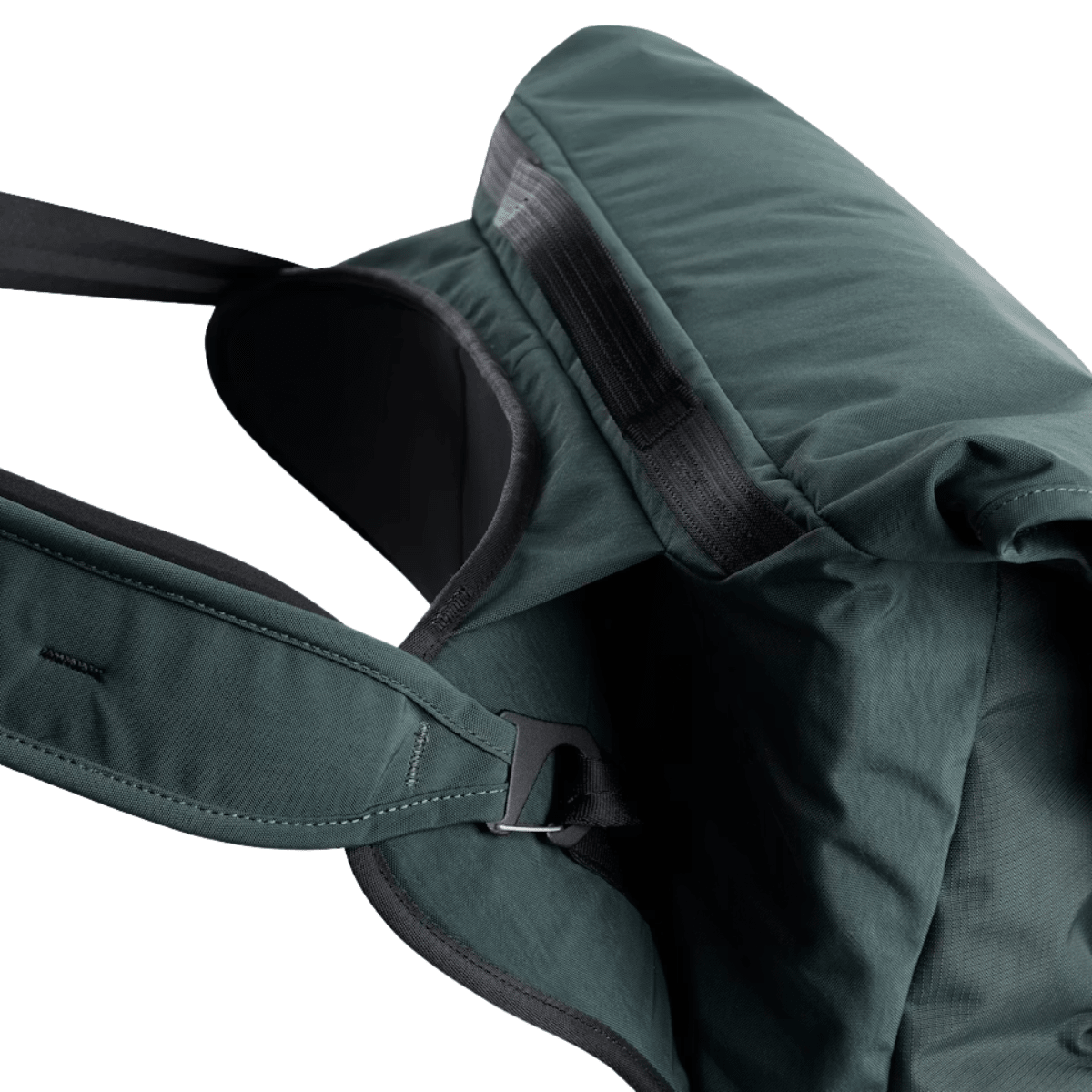 Bellroy Venture Messenger 16” in Deep Ocean - Getoutside Shoes