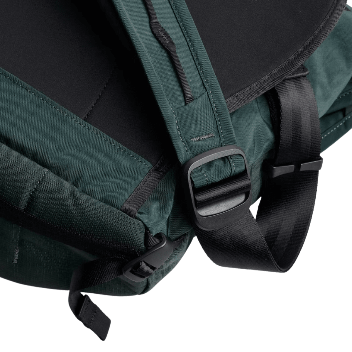 Bellroy Venture Messenger 16” in Deep Ocean - Getoutside Shoes