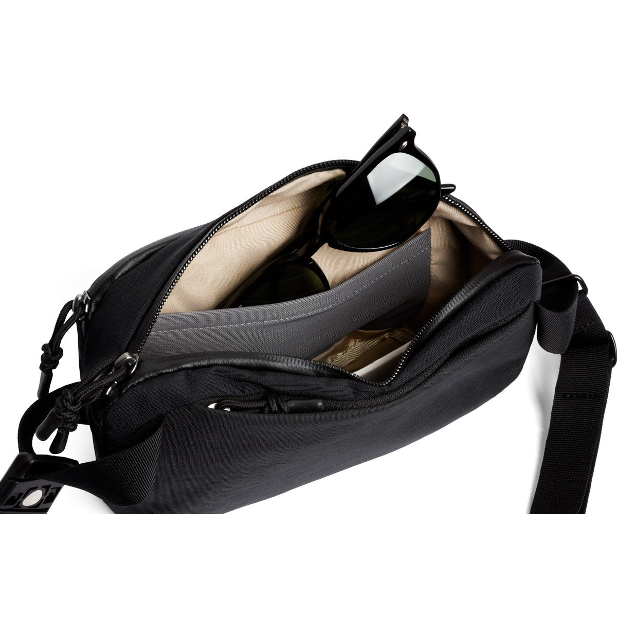 Bellroy Venture Ready Sling 2.5L in Black - Getoutside Shoes