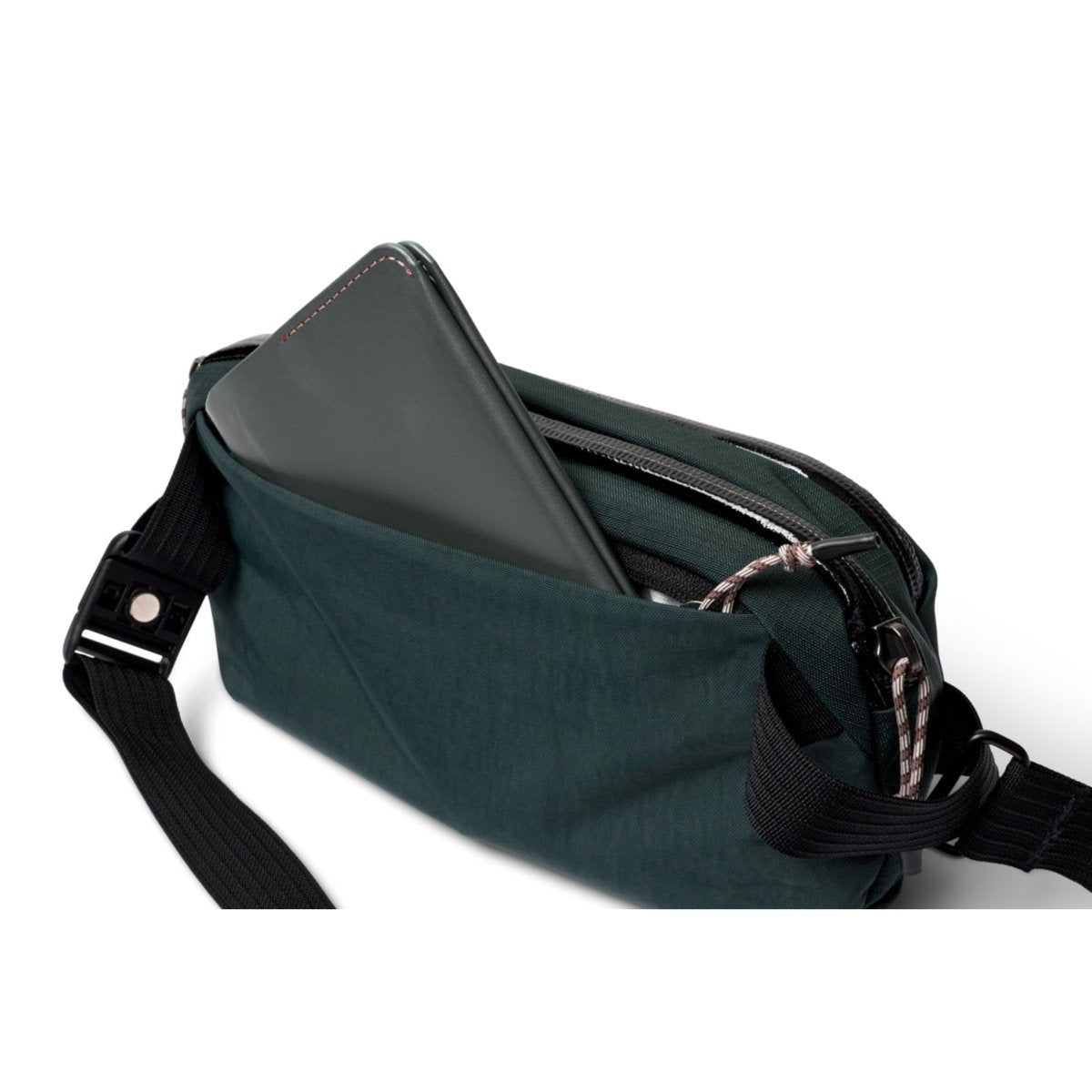 Bellroy Venture Ready Sling 2.5L in Deep Ocean - Getoutside Shoes