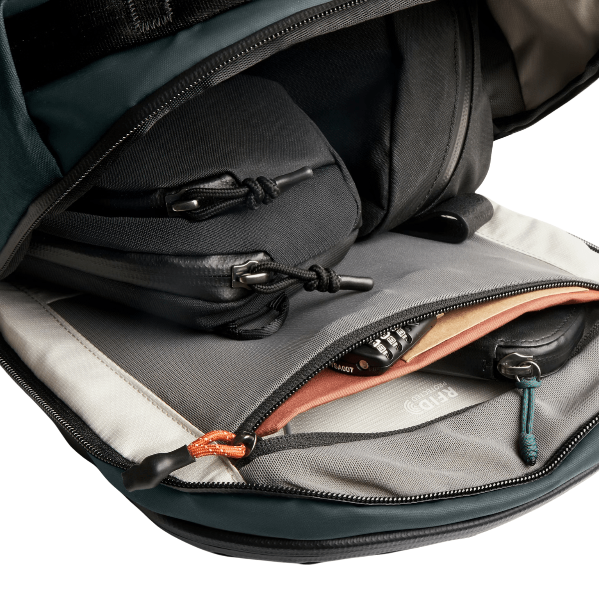 Bellroy Venture Travel Pack 26L in Deep Ocean - Getoutside Shoes