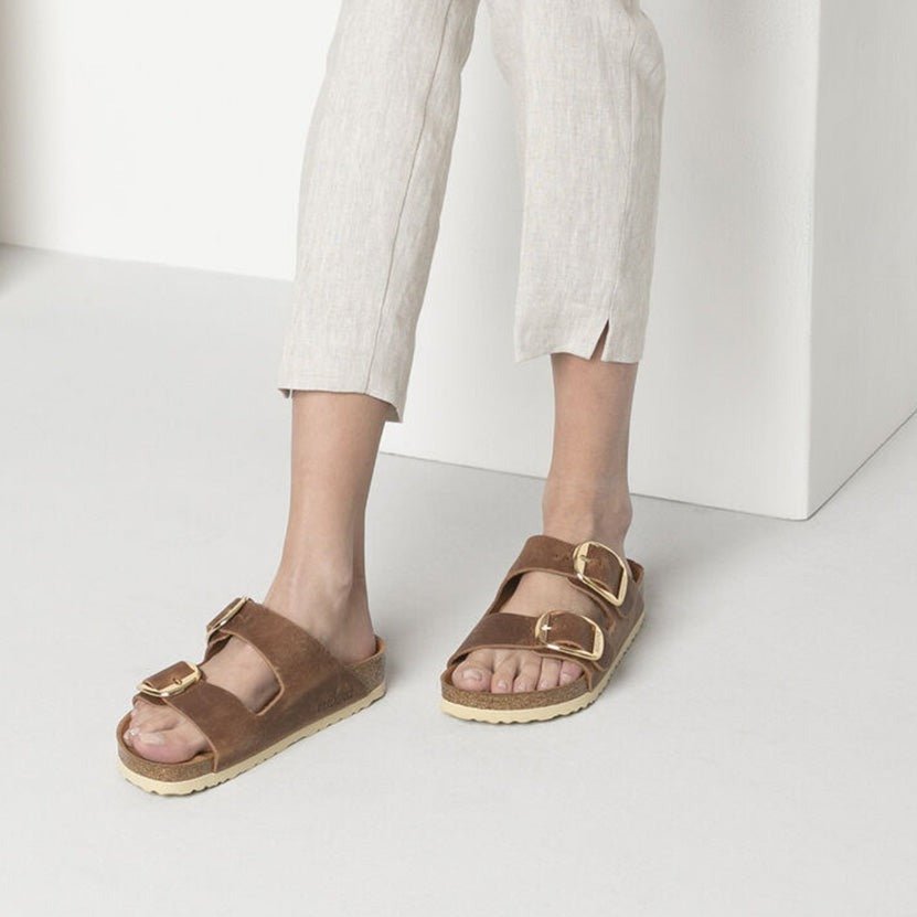 Birkenstock Women's Arizona Big Buckle Oiled Leather in Cognac - Getoutside Shoes